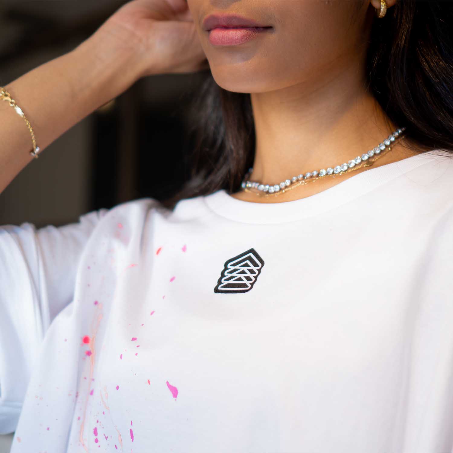 DAFNE - T-shirt crop bianca dipinta a mano